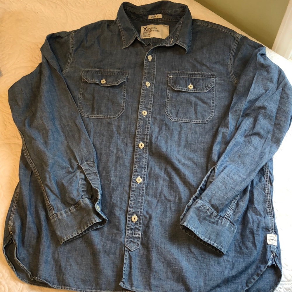 AE button down